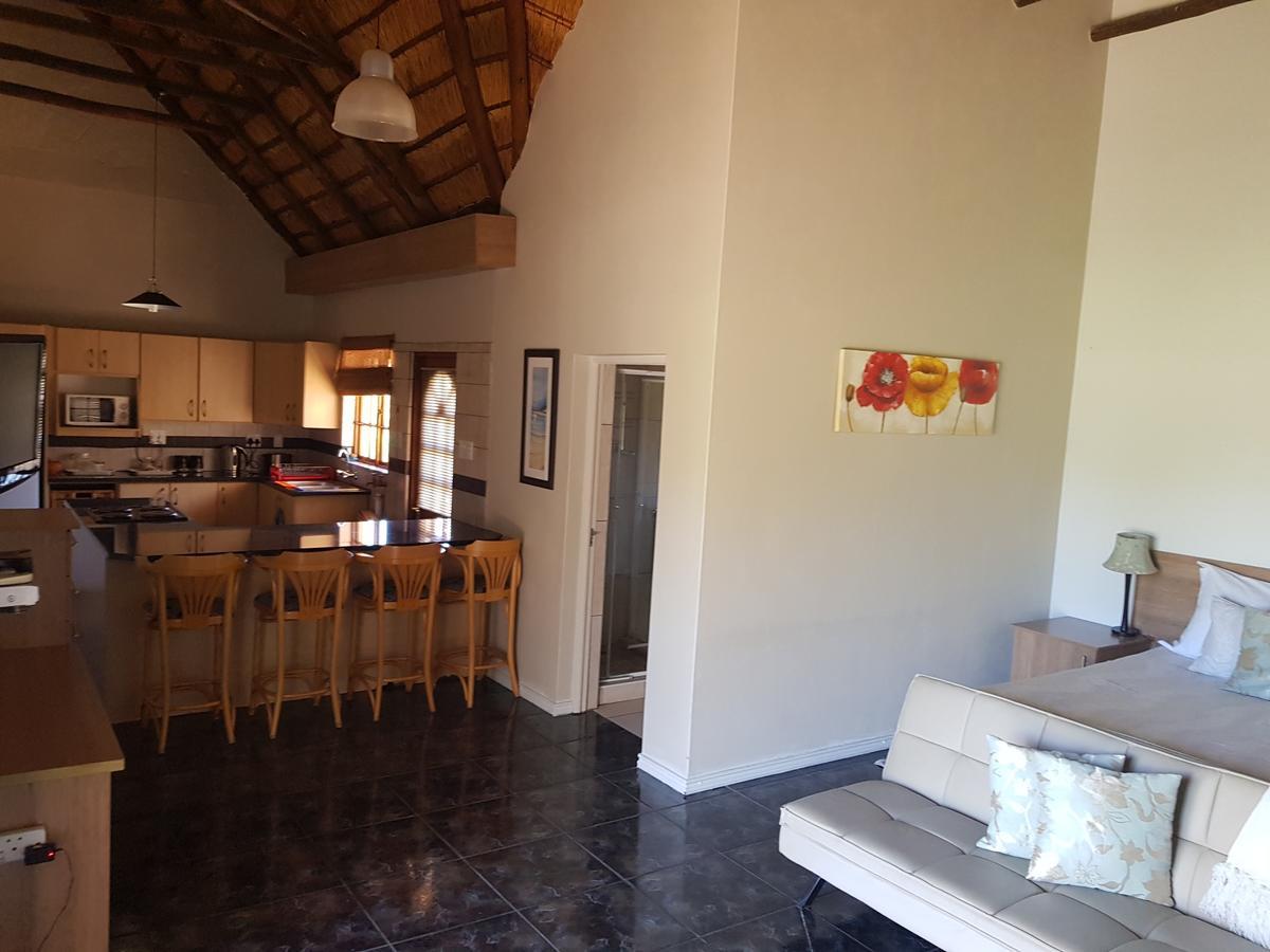 12 On Vaal Drive Guesthouse Vanderbijlpark Exterior foto